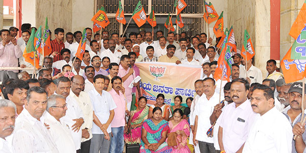 ​ಸಚಿವ ಕೆ.ಜೆ.ಜಾರ್ಜ್ ರಾಜೀನಾಮೆಗೆ ಒತ್ತಾಯಿಸಿ ಬಿಜೆಪಿ ಧರಣಿ